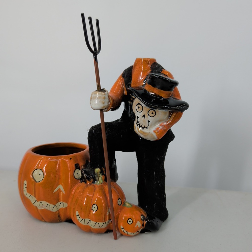 Yankee Candle Boney Bunch Farmer Headless Skeleton Pumpkin with Pitchfork 2011